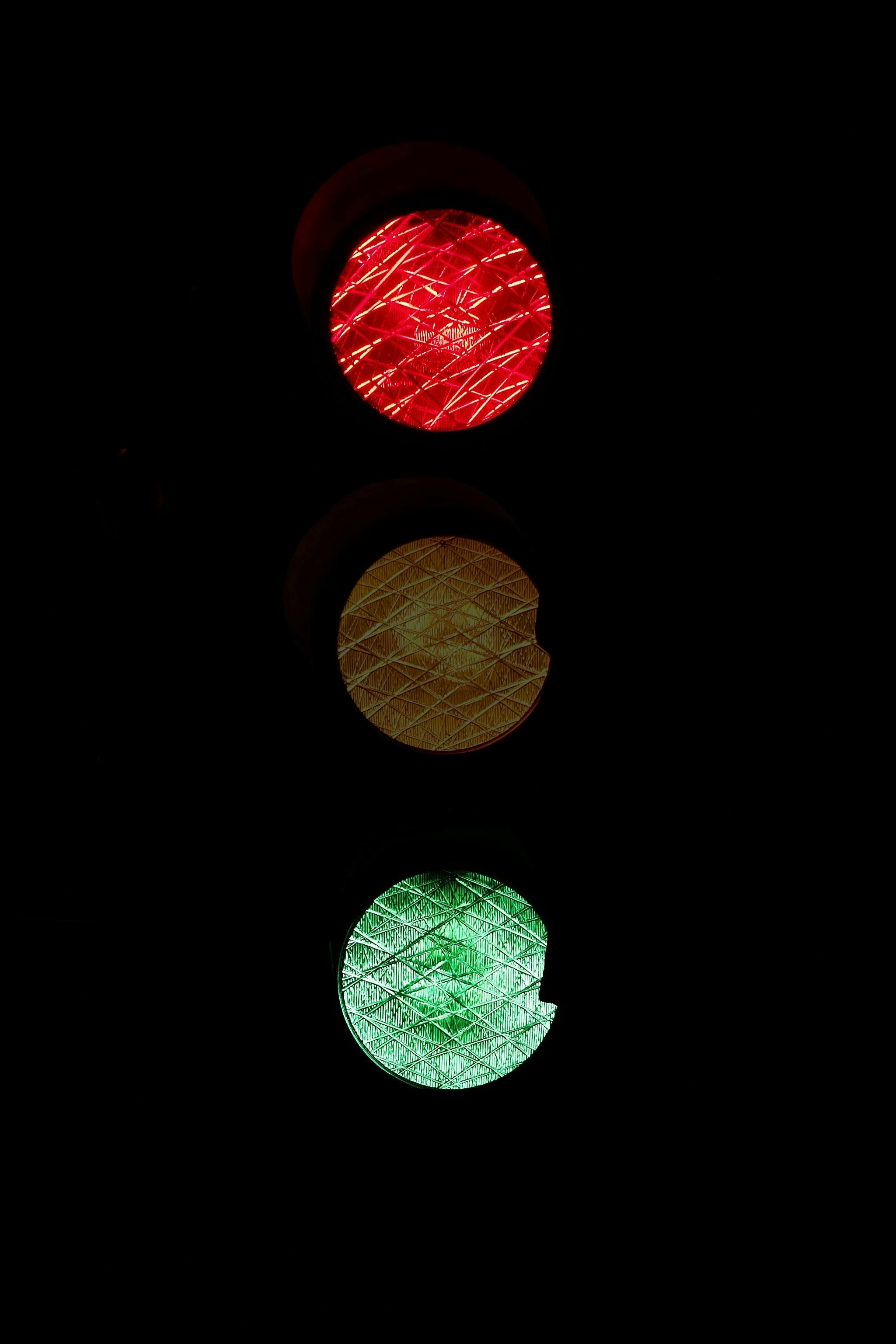 A Traffic Light with Only Red and Green on. This represents the German government collapse of the traffic light coalition without the FDP